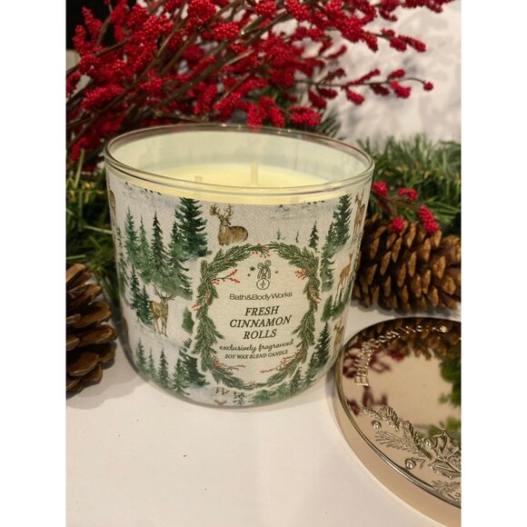 Bath & Body Works Christmas Holiday “Fresh Cinnamon Rolls” New 3 Wick Candle - Picture 1 of 8
